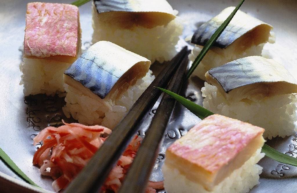 Oshi Sushi Hako Sushi pastelito